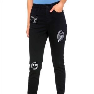 THE NIGHTMARE BEFORE CHRISTMAS EMBROIDERED JEANS
